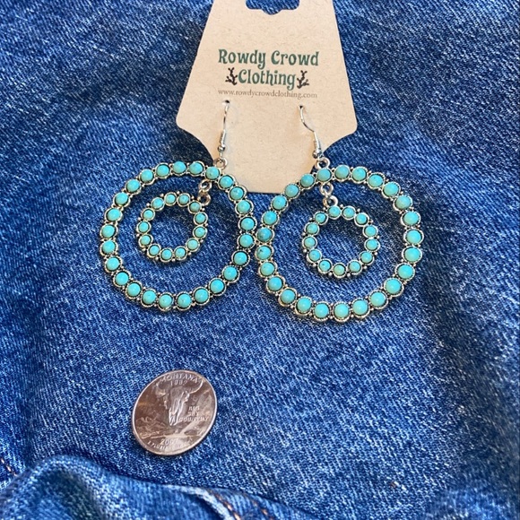 NWT FAUX TURQUOISE EARRINGS - Picture 1 of 1